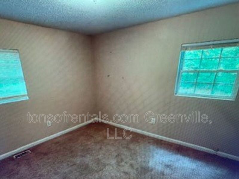 Super cute 3 bedroom home in Fountain Inn SC! property image