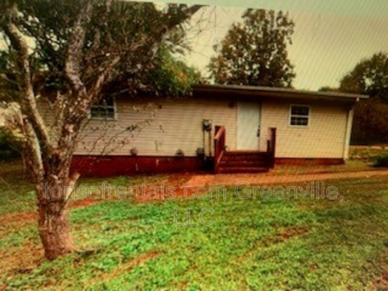 Super cute 3 bedroom home in Fountain Inn SC! property image