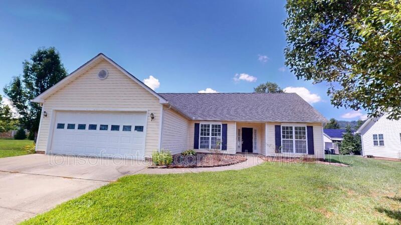 3 Bedroom Home in Livingston Farms property image