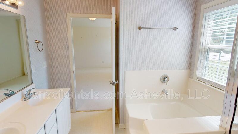 3 Bedroom Home in Livingston Farms property image