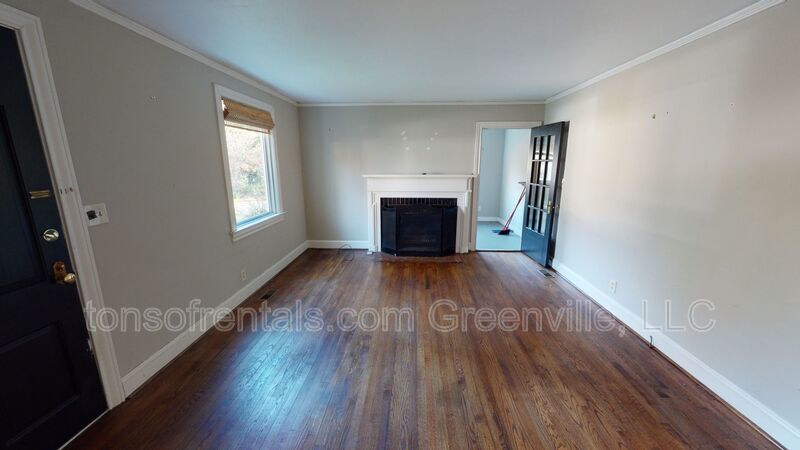 Charming 2 bedroom, 1 bath home property image