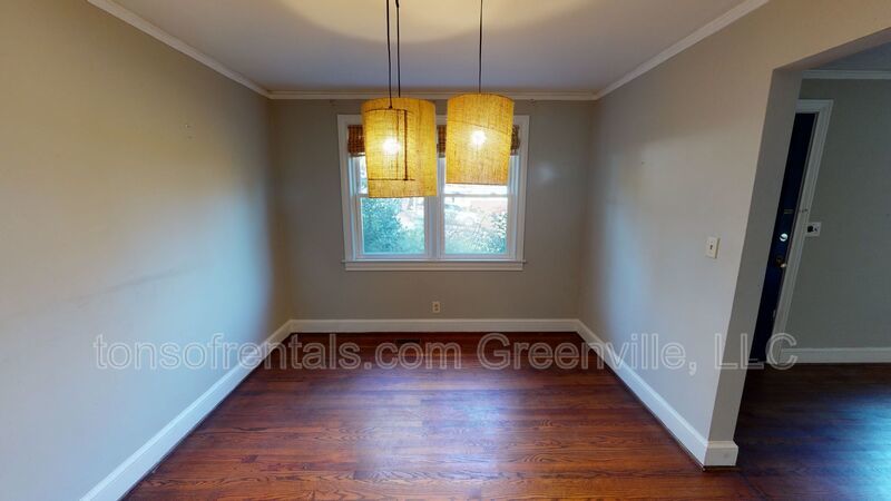 Charming 2 bedroom, 1 bath home property image