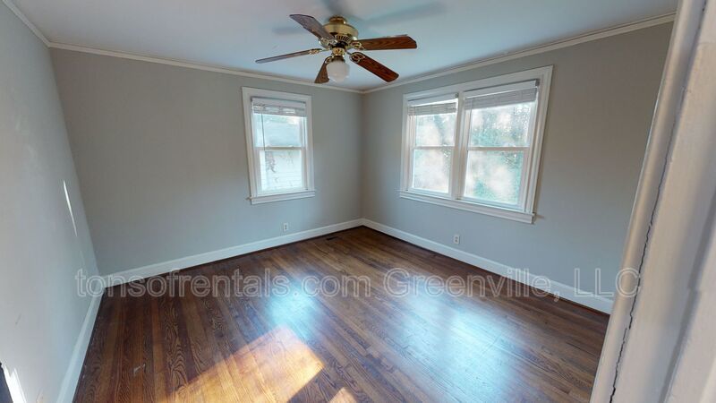 Charming 2 bedroom, 1 bath home property image