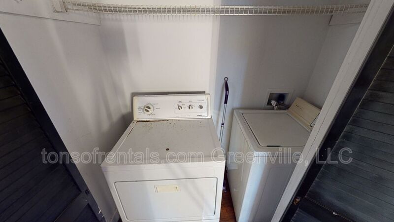 Charming 2 bedroom, 1 bath home property image