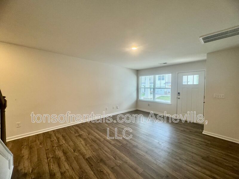 Welcome to this beautiful 3 bedroom, 2.5 bathroom townhome located in Arden, NC. property image