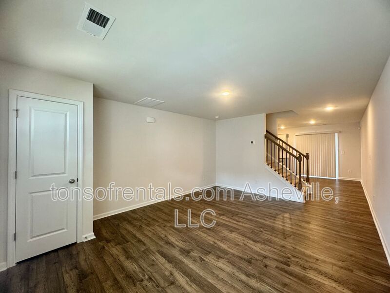 Welcome to this beautiful 3 bedroom, 2.5 bathroom townhome located in Arden, NC. property image