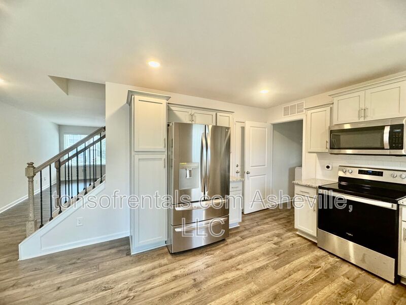 Welcome to this beautiful 3 bedroom, 2.5 bathroom townhome located in Arden, NC. property image