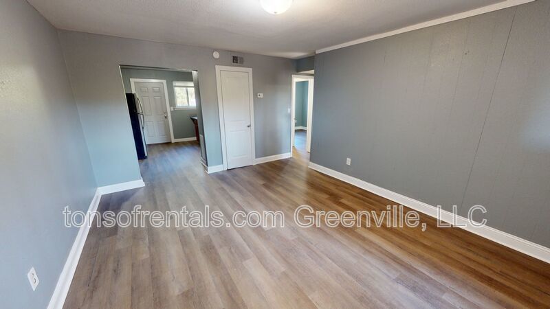 Cute 2 bedroom, 1 bath apartment in Duncan Park property image