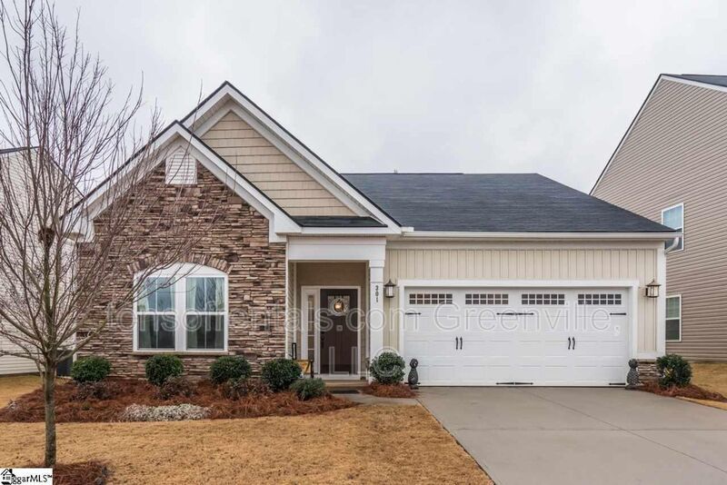 Spacious home in great location of Simpsonville! property image