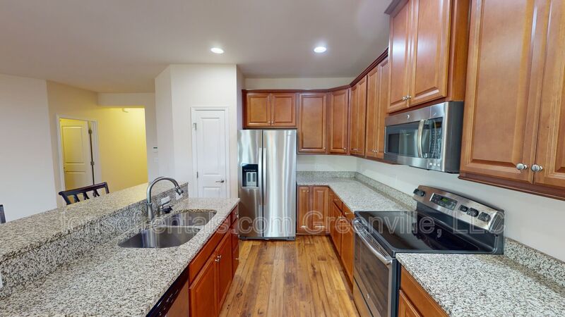 Spacious home in great location of Simpsonville! property image