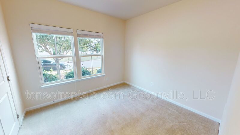 Spacious home in great location of Simpsonville! property image