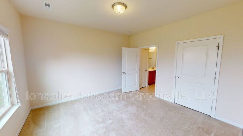 Spacious home in great location of Simpsonville! property image