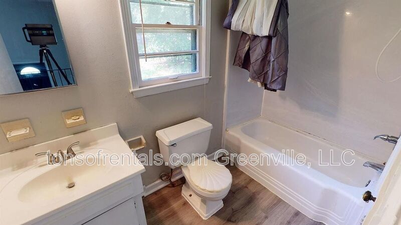 Nice 3 bedroom 1.5 bath home in Easley SC! property image