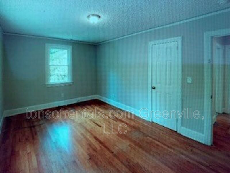 Nicely renovated two bedrooom with office in excellent location! property image