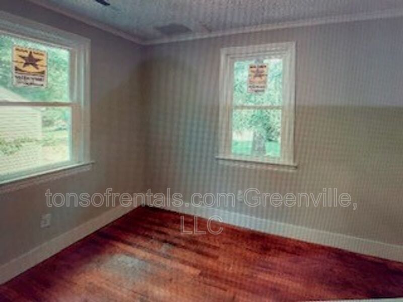 Nicely renovated two bedrooom with office in excellent location! property image