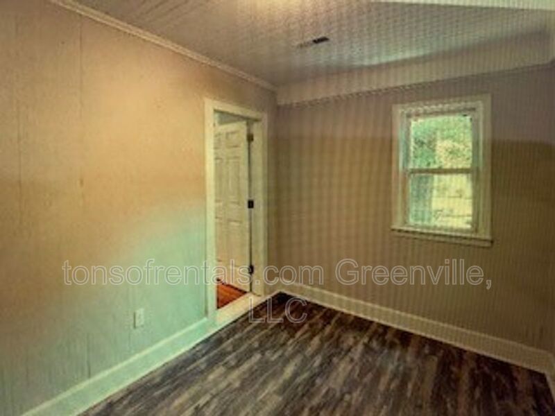 Nicely renovated two bedrooom with office in excellent location! property image