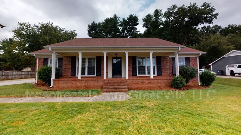 Elegant home with two Master Suites, two family rooms and in an excellent location of Greenville! property image