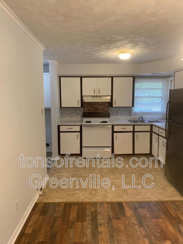 Cute 2 bedroom duplex in Spartanburg! property image