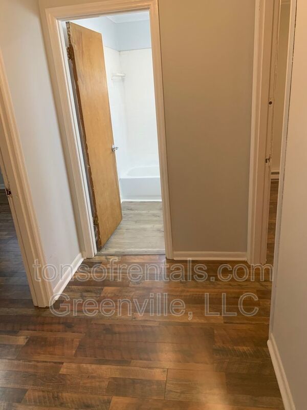 Cute 2 bedroom duplex in Spartanburg! property image