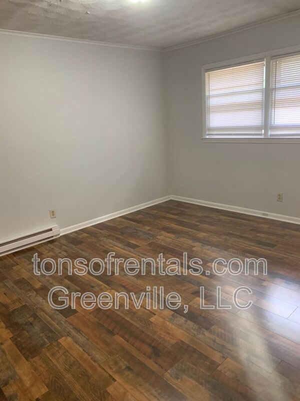 Cute 2 bedroom duplex in Spartanburg! property image