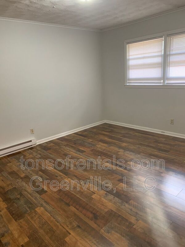 Cute 2 bedroom duplex in Spartanburg! property image