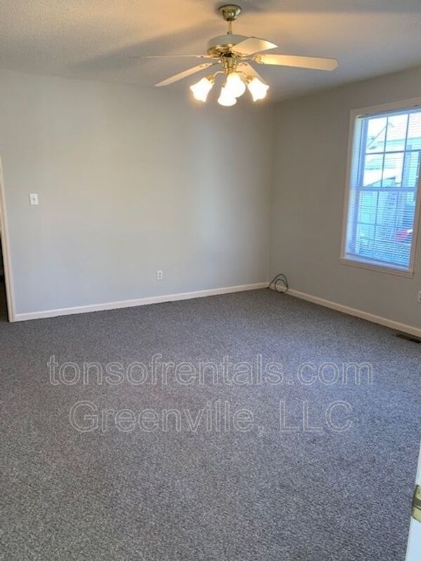Spacious 2 bedroom just 2 minutes off Wade Hampton BLVD and Interstate property image
