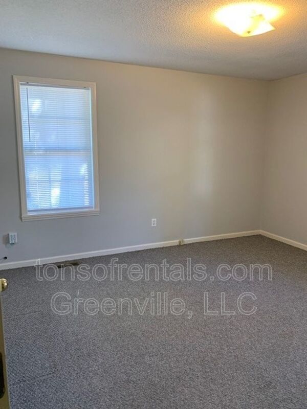 Spacious 2 bedroom just 2 minutes off Wade Hampton BLVD and Interstate property image