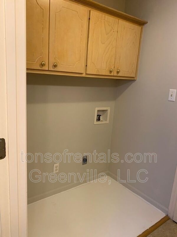 Spacious 2 bedroom just 2 minutes off Wade Hampton BLVD and Interstate property image