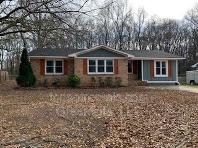 97 Parker Street Williamston, SC 29615 Tons of Rentals