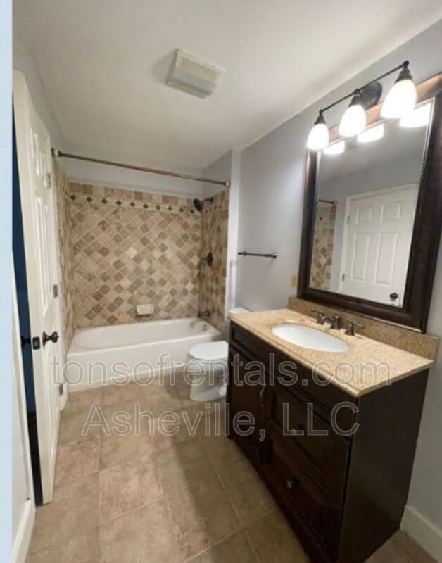 Griffin Manor is an incredibly restored four-plex located in the historic Hyman Heights district! property image