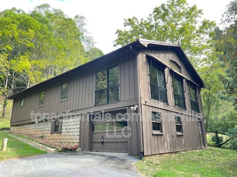 Great location in Swannanoa property image