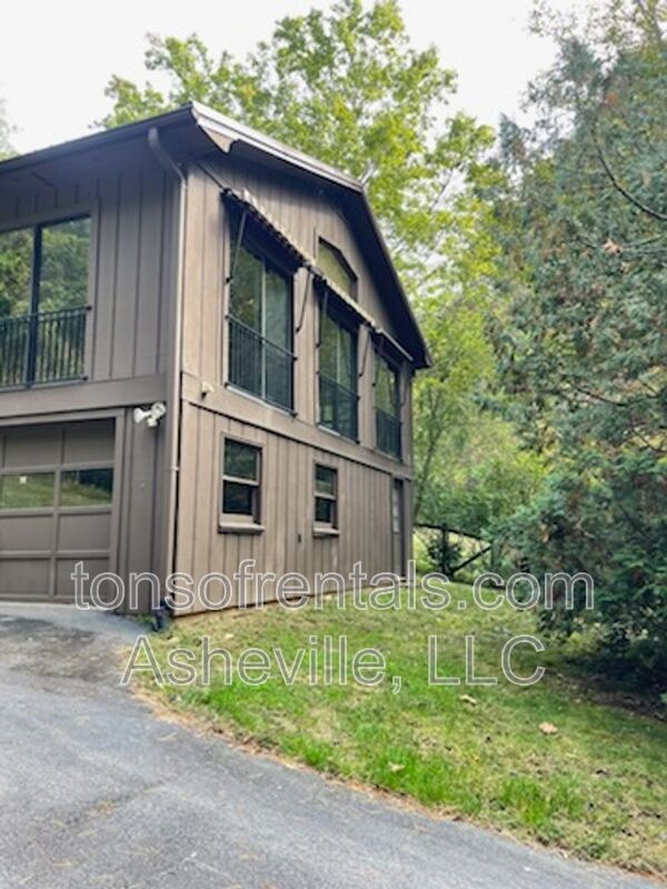 Great location in Swannanoa property image