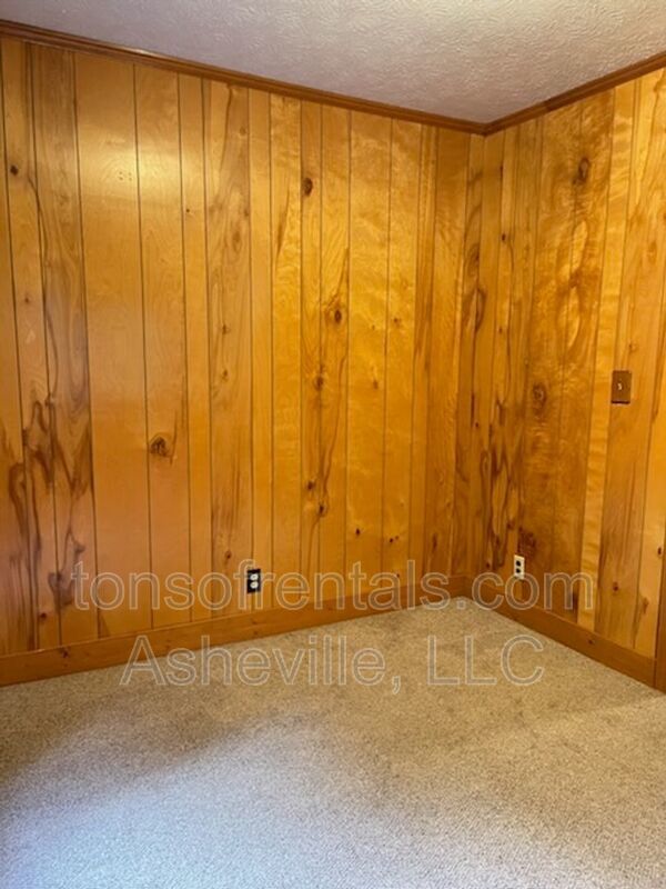 Great location in Swannanoa property image