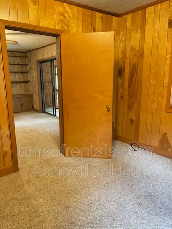 Great location in Swannanoa property image