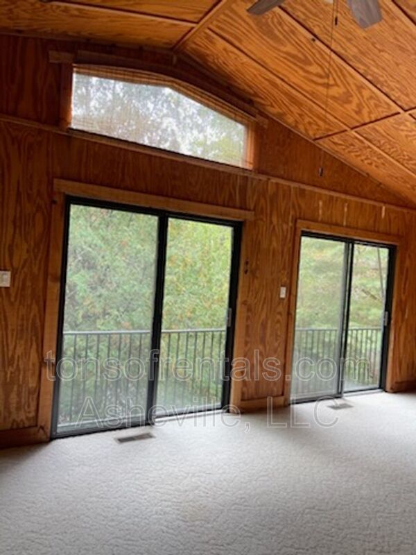 Great location in Swannanoa property image