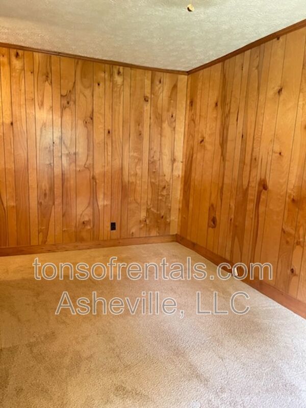 Great location in Swannanoa property image