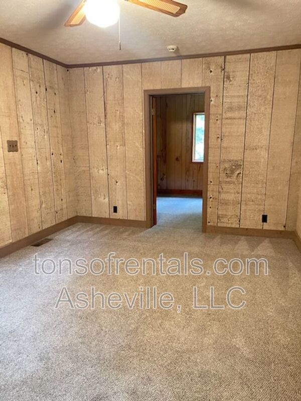 Great location in Swannanoa property image