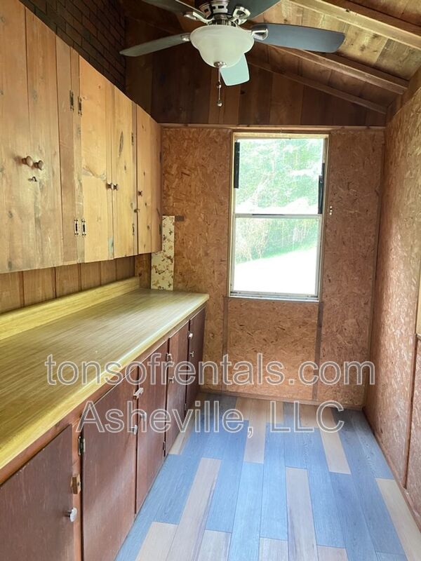 Great location in Swannanoa property image