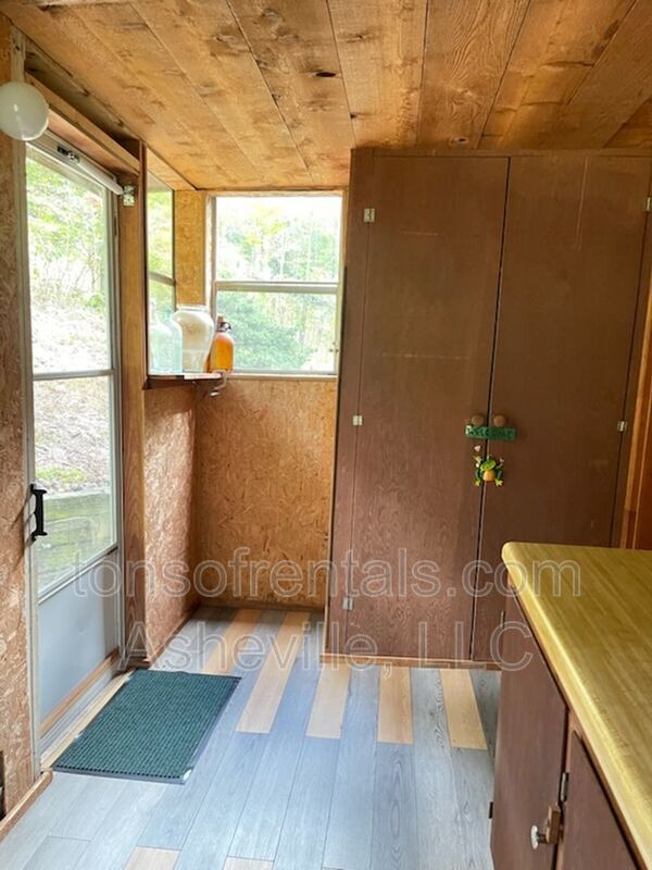 Great location in Swannanoa property image