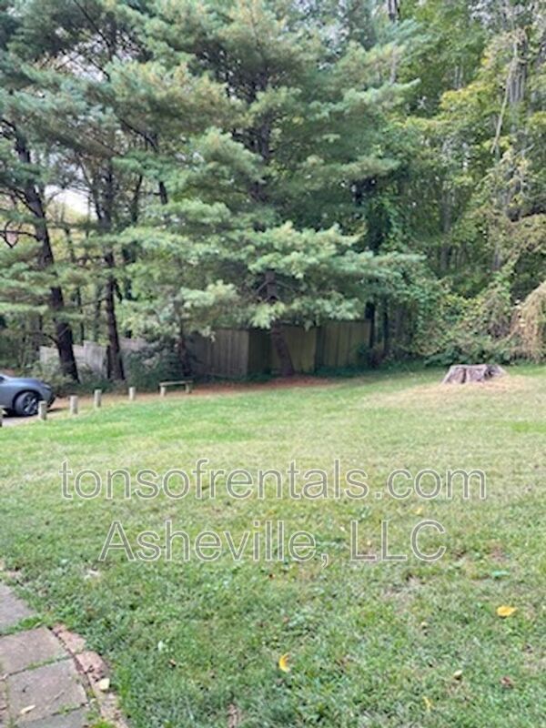 Great location in Swannanoa property image