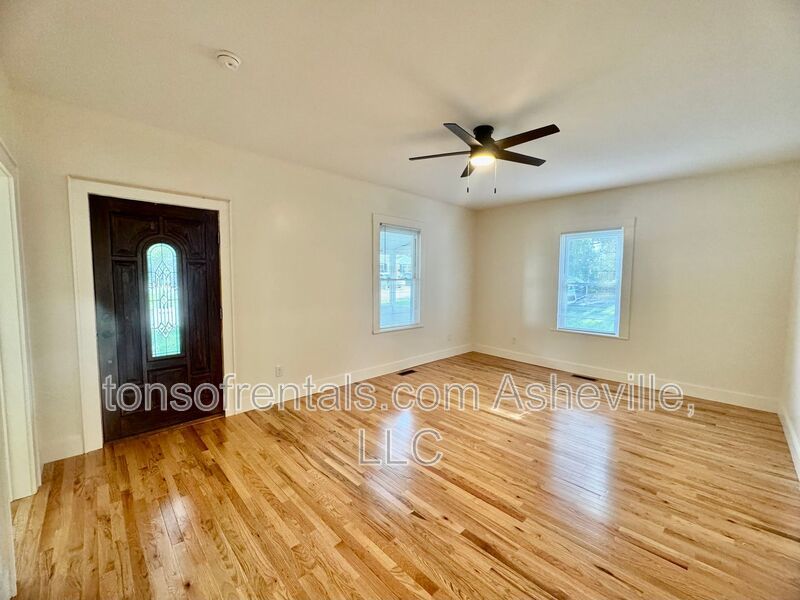 Welcome to 121 Oakdale Street, a charming 2-bedroom, 1-bathroom apartment located in the beautiful city of Brevard, NC. property image