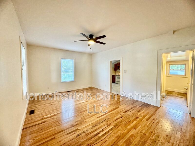 Welcome to 121 Oakdale Street, a charming 2-bedroom, 1-bathroom apartment located in the beautiful city of Brevard, NC. property image