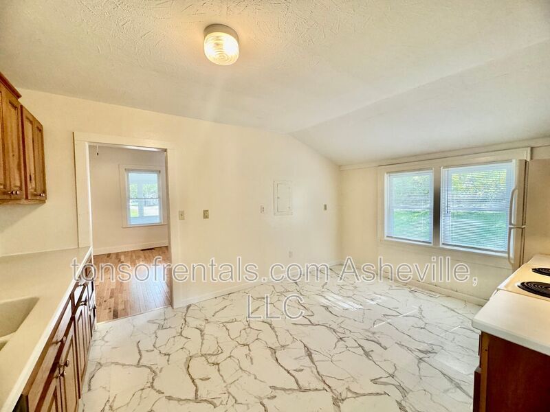 Welcome to 121 Oakdale Street, a charming 2-bedroom, 1-bathroom apartment located in the beautiful city of Brevard, NC. property image