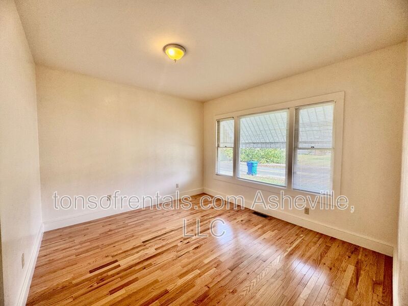 Welcome to 121 Oakdale Street, a charming 2-bedroom, 1-bathroom apartment located in the beautiful city of Brevard, NC. property image