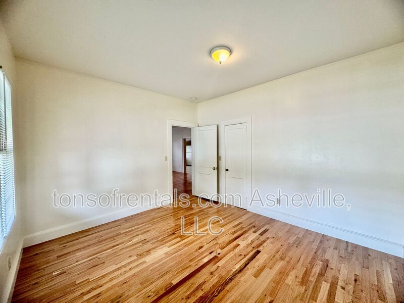 Welcome to 121 Oakdale Street, a charming 2-bedroom, 1-bathroom apartment located in the beautiful city of Brevard, NC. property image