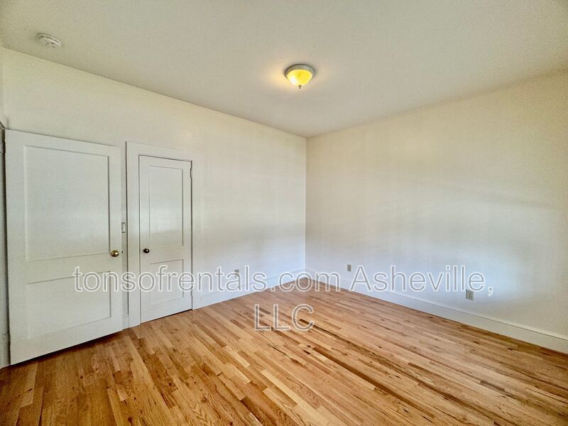 Welcome to 121 Oakdale Street, a charming 2-bedroom, 1-bathroom apartment located in the beautiful city of Brevard, NC. property image