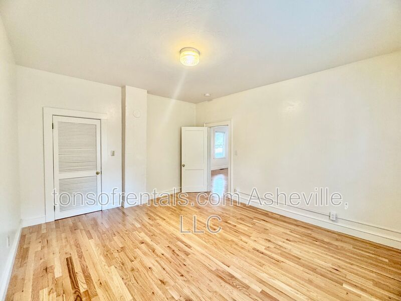 Welcome to 121 Oakdale Street, a charming 2-bedroom, 1-bathroom apartment located in the beautiful city of Brevard, NC. property image