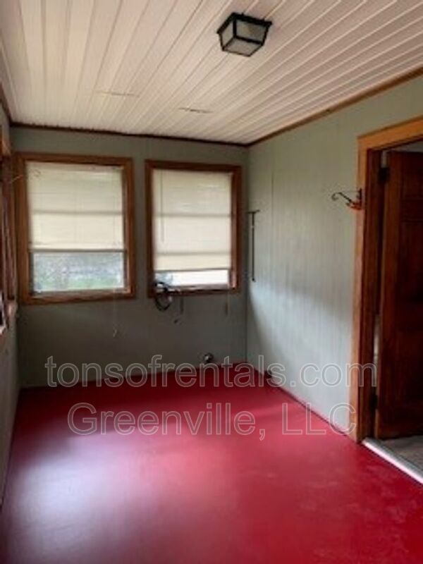 Super spacious home in great location of Liberty SC! property image