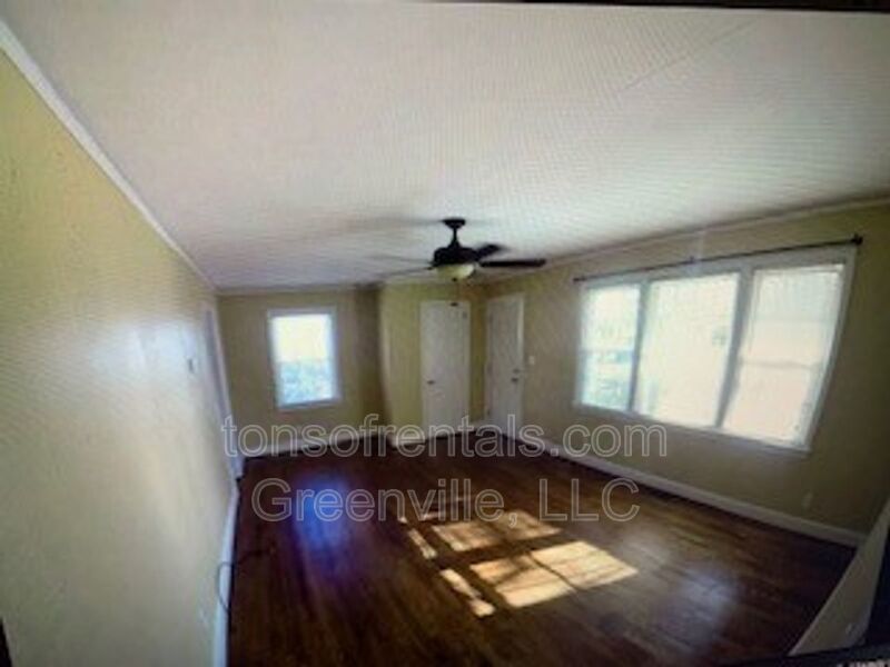 Gorgeous home in excellent location of Greenville SC! property image