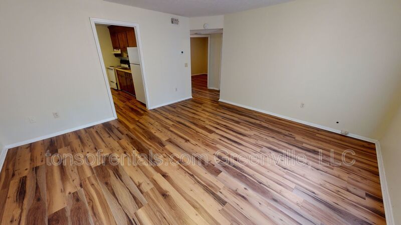 2 bedroom duplex off Poinsett Hwy! property image